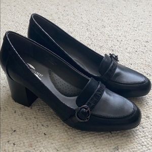 NWOT Aerosoles A2 black pumps